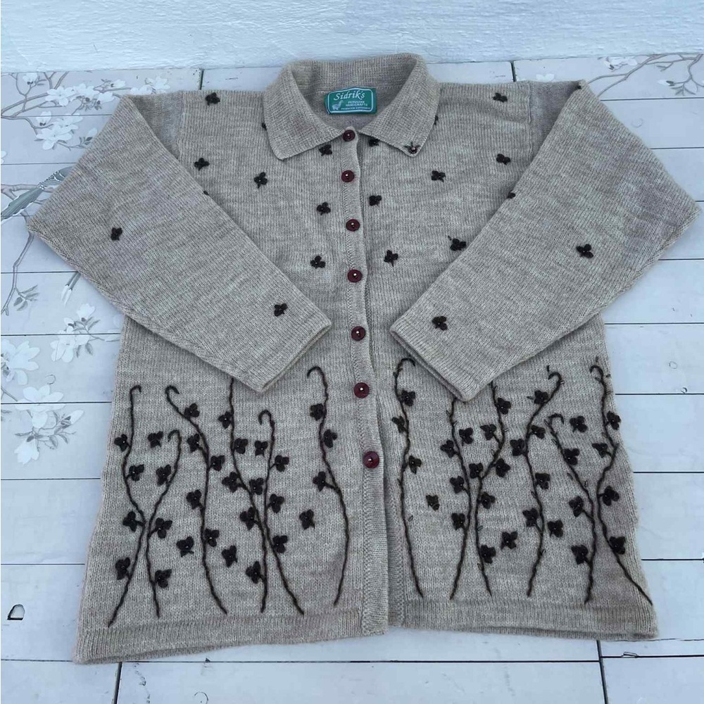 Sidriks Women's Beige Cardigan Sweater